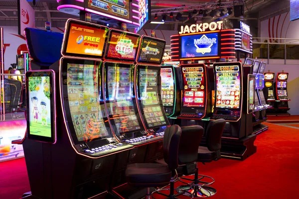 Roulette wheel spin in HD studio setting